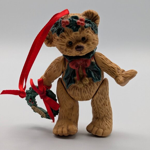 Hallmark Keepsake Gift Bearers 2001, 3rd in Series, Vintage Porcelain Ornament - Picture 1 of 10